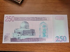FREE SHIPPING! IRAQ 250 DINAR 2002 SADDAM HUSSEIN P 88 UNC PetetheGreek.