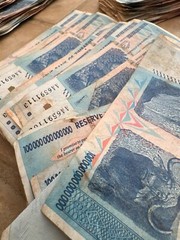 🇿🇼 100 TRILLION ZIMBABWE DOLLAR AA/2008 P-91 • LOT OF 20 UNC NOTES