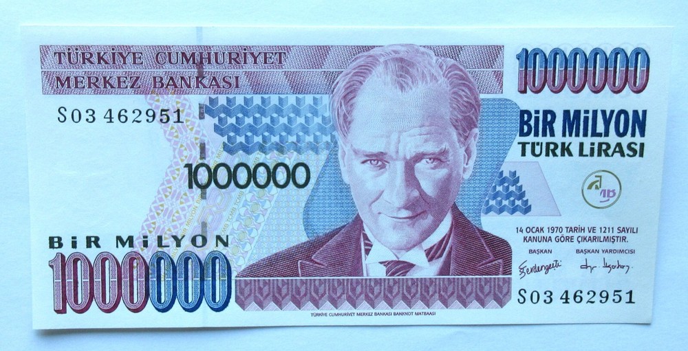 WORLD BANKNOTES(item2375) TURKEY 1,000,000 LIRA 2002 P213 UNCIRCULATED.