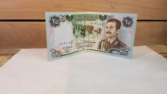 C. 1980s Iraqi 25 Dinar Banknote Saddam Hussein Potrait Nice Colors
