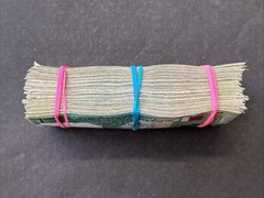 Bulk Lot Of 200 x Central Bank Of Qatar 1 Riyal Banknotes