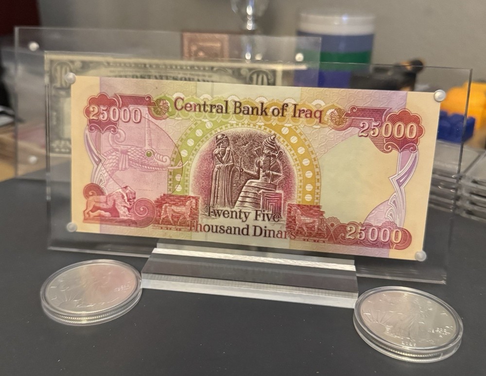 Iraq 25,000 Dinars 2003 (ND) – Crisp Note – AU/UNC. Really Good Conditions.