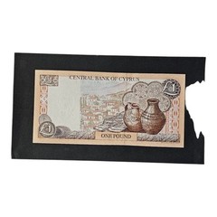Cyprus One Pound Banknote 1-2-2001 P-60c UNC (Lot #1508)