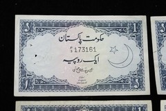 Lot of 4 – Pakistan Bank Note 1 Rupee ND (1953-1963)