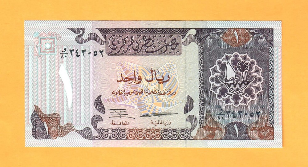 QATAR-1 RIYAL-1996-SERIAL NUMBER 343052-((PREFIX 80))-PICK 14b , UNC .