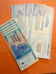 Zimbabwe 100 Trillion Dollars, UNC Banknotes AA/2008, Lot 4, Sequential Order #4