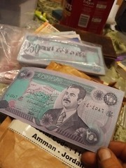 Iraqi 250 DINARS Central Bank of Iraq UNC Bills Eagle Head WM Saddam Hussein