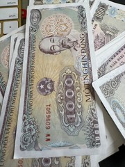 Authentic Vietnam 1000 Dong Banknote 1988, CIRCULATED Currency, P-106
