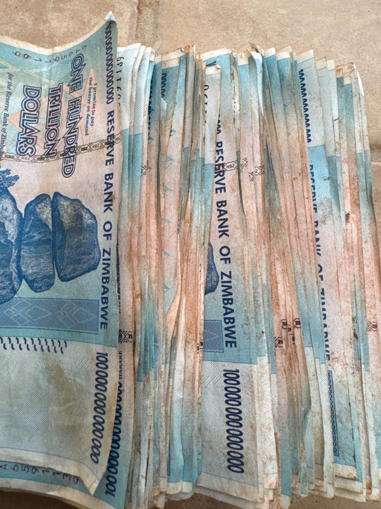 🇿🇼 100 TRILLION ZIMBABWE DOLLAR AA/2008 P-91 • LOT OF 20 UNC NOTES
