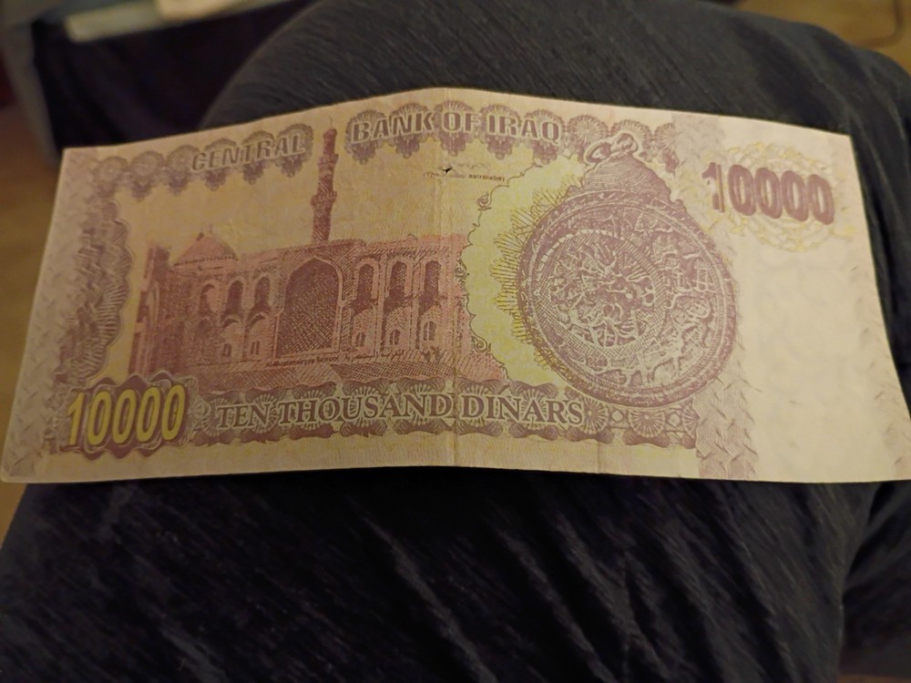 Iraq 2002 Saddam Hussein 10000 Dinars P-89 UNC banknote genuine Real Banknote