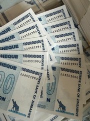 Zimbabwe 100 Billion Dollars, LOT 10, UNC, Special Agro Cheque AA/2008, Bundle