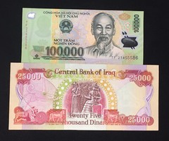25,000 Iraqi Dinar + Free 100,000 Vietnam Dong UNC Banknotes 1-PCs