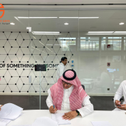تم توقيع عقد بين شركة البوابة الدولية الرياضية و البريد السعودي – إقامة مشروع في المدينة المنورة